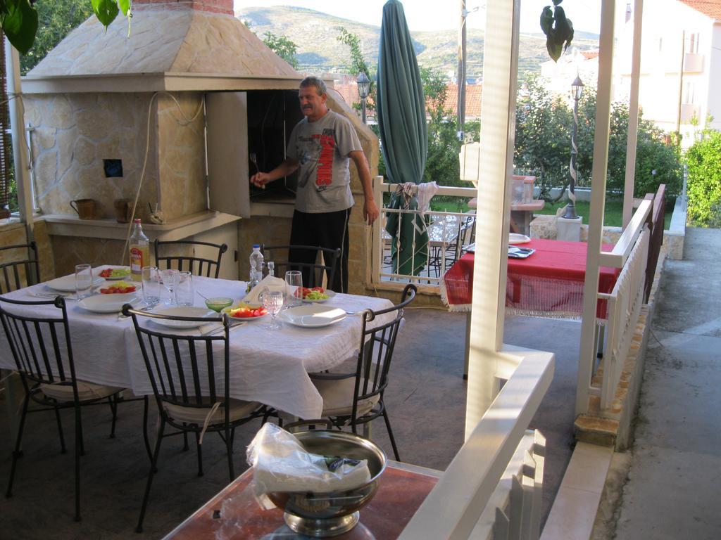 Mravak Apartments Trogir Eksteriør billede