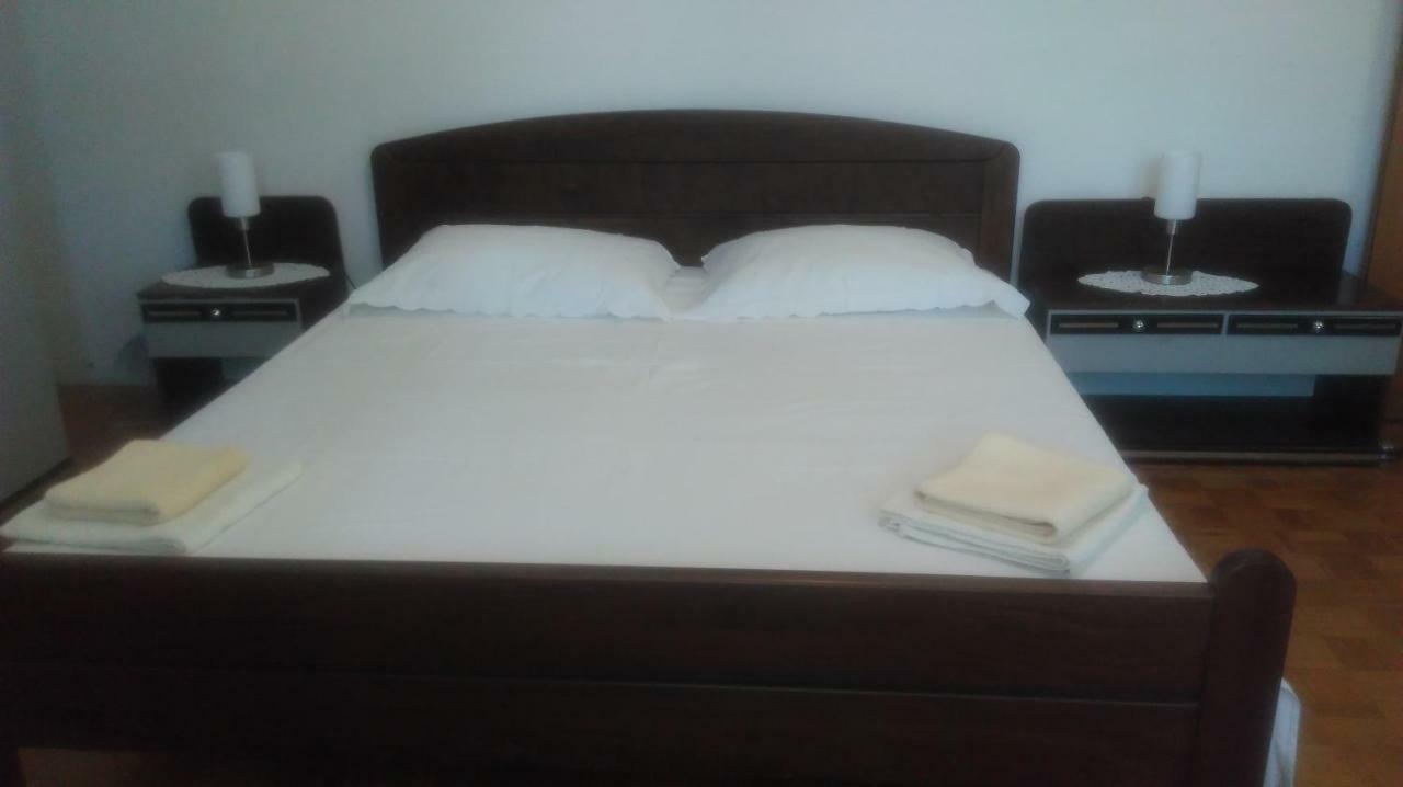 Mravak Apartments Trogir Eksteriør billede