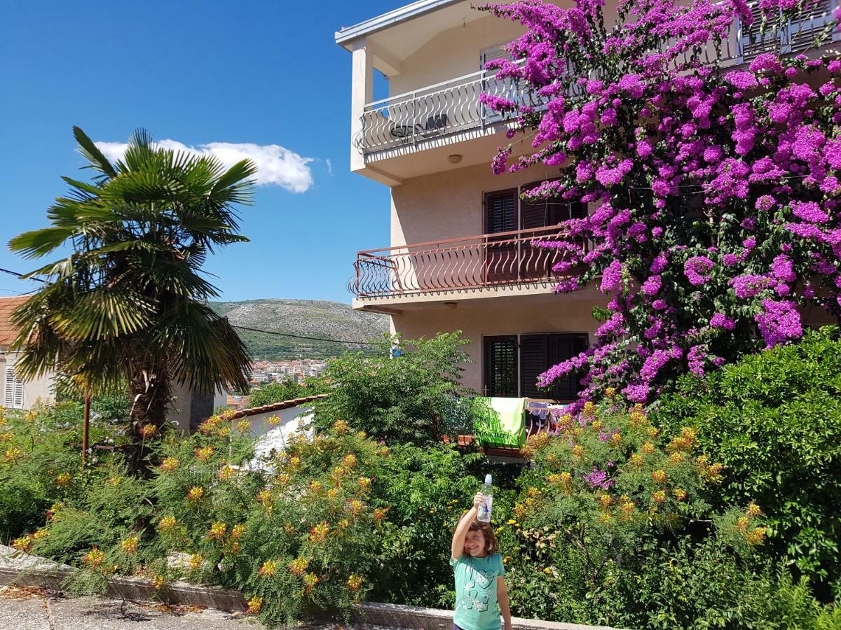 Mravak Apartments Trogir Eksteriør billede